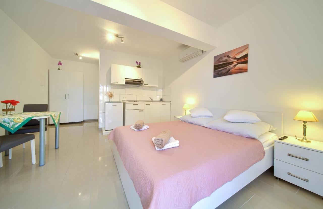 Apartmani Mara Matic مالينسكا المظهر الخارجي الصورة