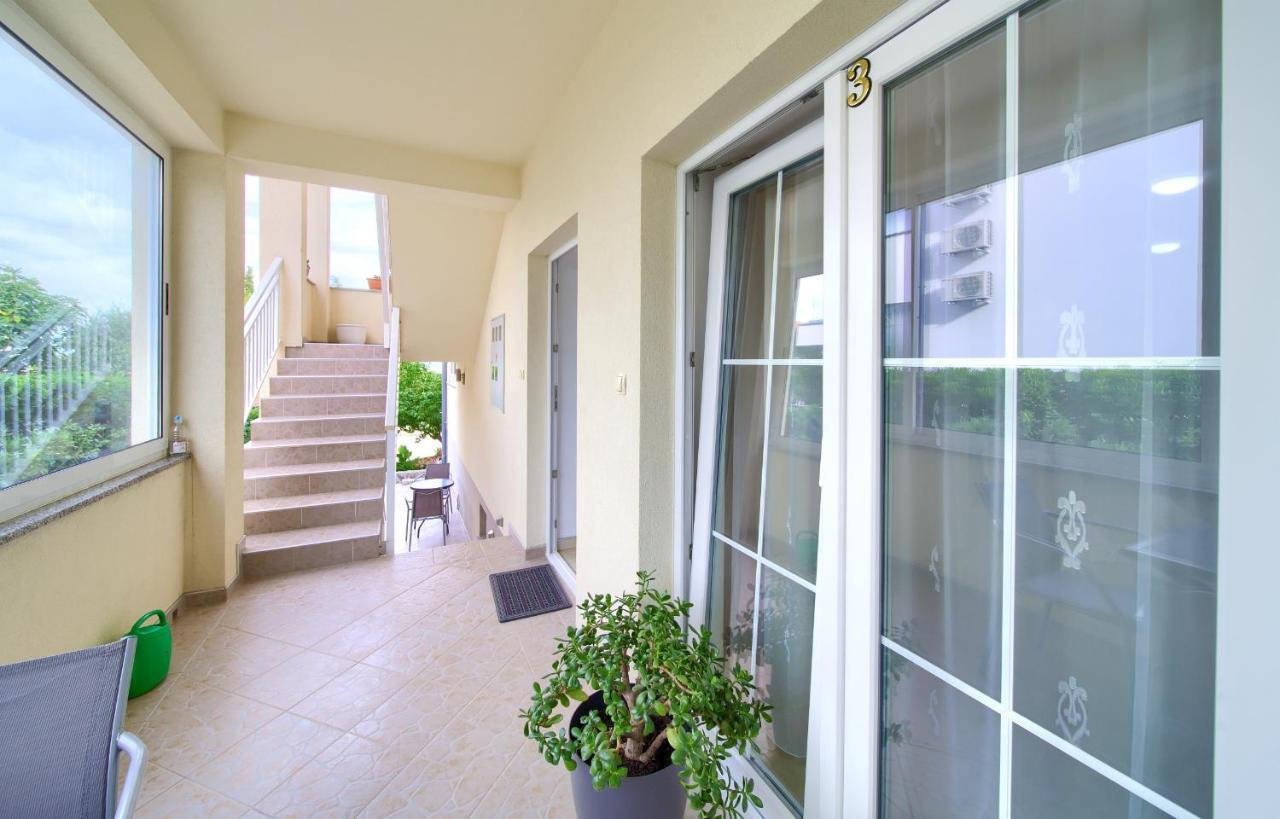 Apartmani Mara Matic مالينسكا المظهر الخارجي الصورة